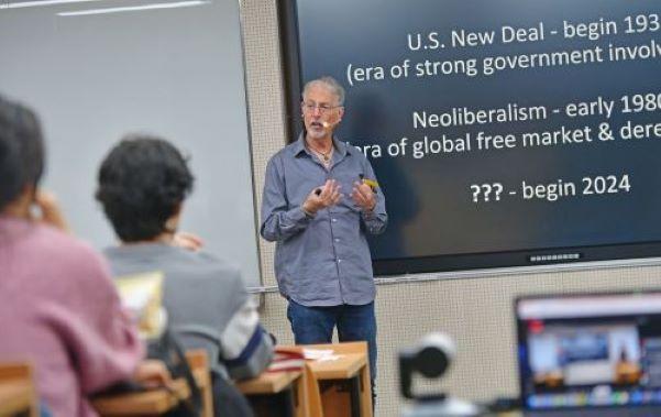 Penn State Professors deliver "Aftermath of the U.S. Elections" at Konkuk University 첨부 이미지